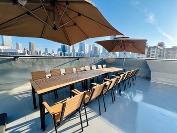 屋上スペース、パラソル - 今西ハイツ屋上テラス 【大久保駅5分・新大久保駅9分・新宿駅】シティビュー屋上テラスの室内の写真