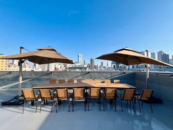 屋上スペース、パラソル - 今西ハイツ屋上テラス 【大久保駅5分・新大久保駅9分・新宿駅】シティビュー屋上テラスの室内の写真