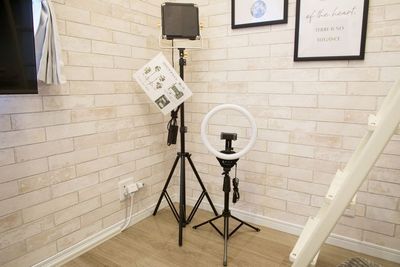 LEDライトなど撮影機材も充実。
撮影用途でもご利用できます。 - セカンドXi川崎パーティスペース ロフト付きホワイトパーティスペース_Bの設備の写真