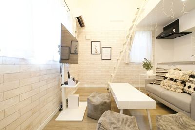 セカンドXi川崎パーティスペース ロフト付きホワイトパーティスペース_Bの室内の写真