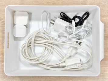 無料貸し出しコード類
iPhone /Android充電、延長コード - 【広スペ】南林間 南林間の広いレンタルスペースの設備の写真