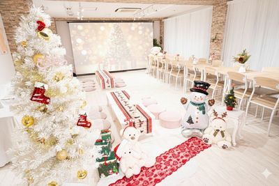 11/10〜開始 - Moffroom🧸«池袋店»🧸 池袋MAX40名‼️超でかスクリーン大人数パーティーの室内の写真