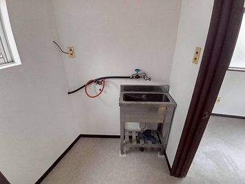 お湯はでませんのでご注意ください - 中区役所前201事務所 中区所前2階のコスパ抜群ルーム★彡の室内の写真