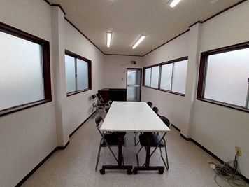 作り付けの棚は昔のままでレトロです。 - 中区役所前201事務所 中区所前2階のコスパ抜群ルーム★彡の室内の写真