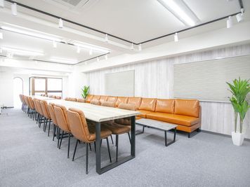 オープン記念価格🍠2025年11月NEWOPEN⛄メトロ丸ノ内線 徒歩3分/最大36名/ビジネス/懇親会/ボドゲ/セミナー - 貸会議室ルームス　淡路町店