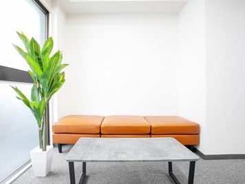 貸会議室ルームス　淡路町店 【ROOMs淡路町店 】東京メトロ丸ノ内線 淡路町駅 徒歩3分の室内の写真