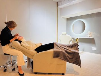 Luxury Sweet Beauty LSB83 ネイル、アイ、ヘッド、美容専門新築スペースの室内の写真