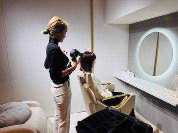 Luxury Sweet Beauty LSB83 ネイル、アイ、ヘッド、美容専門新築スペースの室内の写真