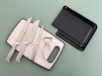 包丁・ピーラー・まな板
料理撮影に便利な調理器具あり｜食品・商品・レシピ撮影にも対応。※火を使った調理は出来ません - 水道橋スタジオ（東京ドーム前）Suidobashi Studio 水道橋スタジオ（東京ドーム前）SUIDOBASHI STUDIOの室内の写真