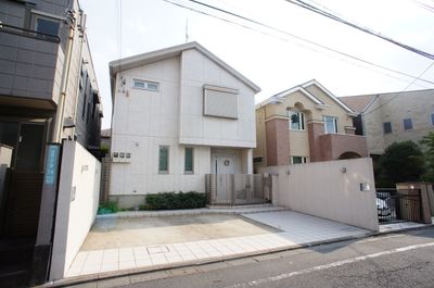 東急目黒線洗足駅徒歩3分。駐車スペースあり。 - 防音サロン Bright レンタルサロンの外観の写真