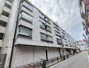 建物外観
※やや微妙なエリアですが、建物周辺は飲食店が多くすっきりしています - Relax Salon（りらくサロン）渋谷道玄坂 レンタルサロンの室内の写真