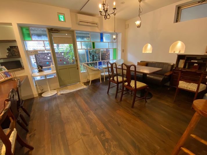 テラス付きレンタルスペース - びろーどの猫