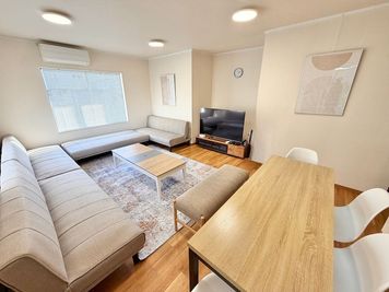 【NEW OPEN🎊】最大15名様✨誕生会/歓送迎会/デート/女子会/撮影/同窓会に🎉地域最大！24時間営業📣 - 【広スペ】南林間