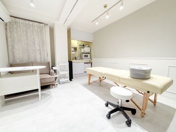 レンタルサロンOnlynaなんば店の室内の写真