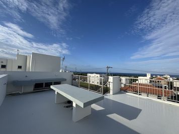 レンタルスペース Miel Croissant 海の見える沖縄レンタルスペースの室内の写真