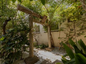 Yanaka Ginza Studio 『日暮里・千駄木』生魂様神社 /撮影ロケ地の室内の写真