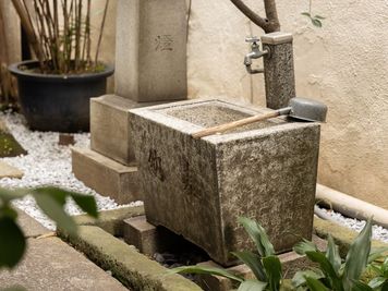 Yanaka Ginza Studio 『日暮里・千駄木』生魂様神社 /撮影ロケ地の室内の写真