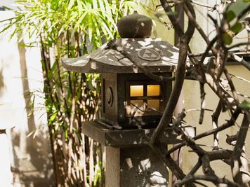 Yanaka Ginza Studio 『日暮里・千駄木』生魂様神社 /撮影ロケ地の室内の写真