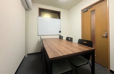 Leaf京都南（小会議室） 貸会議室小 【 Leaf京都南 】の室内の写真