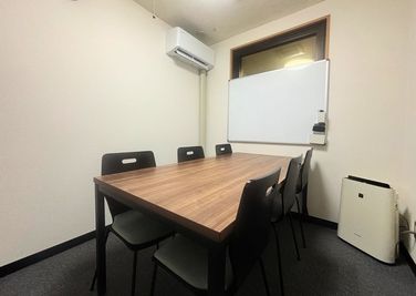 Leaf京都南（小会議室） 貸会議室小 【 Leaf京都南 】の室内の写真