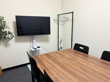 Leaf京都南（小会議室） 貸会議室小 【 Leaf京都南 】の室内の写真