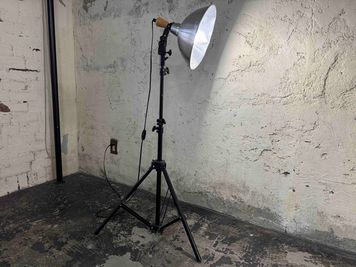 ライト（小）オプションにて貸し出し可。 - ヴィンテージ撮影スタジオ DOT2（ドットツー）の設備の写真