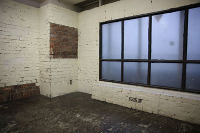 ルーム3（撮影スタジオ内）：
一部分レンガ色。 - ヴィンテージ撮影スタジオ DOT2（ドットツー）の室内の写真