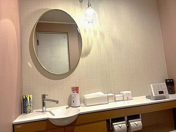 女性トイレにはアメニティも完備 - DREAM SPACE ARATAMA【B】 DREAM SPACE ARATAMA Room Bのその他の写真