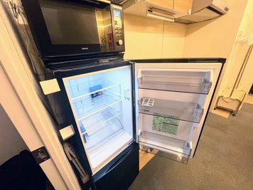 １５１Lの余裕のある冷凍冷蔵庫（有料キッチンオプション） - スタジオボン　 スタジオボン　大須　の設備の写真