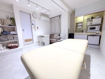 レンタルサロンOnlynaなんば店の室内の写真