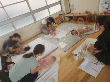 少人数での子連れヨガ、ベビーマッサージなど◎ - 親子の集い場＆レンタルスペース「まままんま」byひめじ基地 親子利用に最適！ゆったり過ごせるレンタルスペースの室内の写真