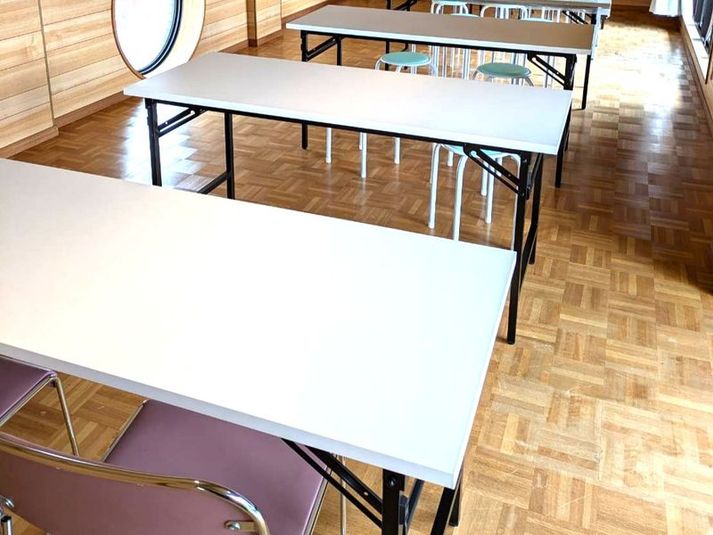 屋根裏ワンフロアのピアノがあるスペース - レンタルスペースらいか