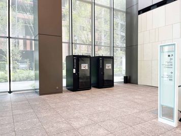 【テレキューブ】豊洲セイルパークビル。視線と音を遮る、プライベートな集中環境。(288−02) - テレキューブ 豊洲セイルパークビル