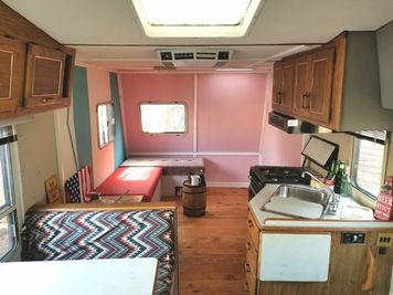 Joining Studio（ジョイニングスタジオ） プール付き撮影スペースの室内の写真