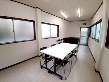 作り付けの棚は昔のままでレトロです。 - 中区役所前201事務所 中区所前2階のコスパ抜群ルーム★彡の室内の写真