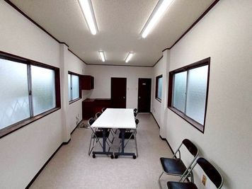 ゆったりと広いスペースです♪ - 中区役所前201事務所 中区所前2階のコスパ抜群ルーム★彡の室内の写真