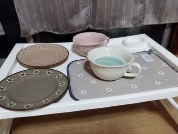 食器は、お箸とこれだけです - 八幡一丁目バス停すぐ　グリーンハイム　アパート6畳二間 八幡一丁目バス停すぐ便利　アパート6畳二間の設備の写真