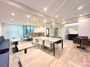 中心商店街の中で、すぐ行けるコワーキングスペース。「3時間以上」は1日プランでご予約ください - 高知市帯屋町 オビヤギルド