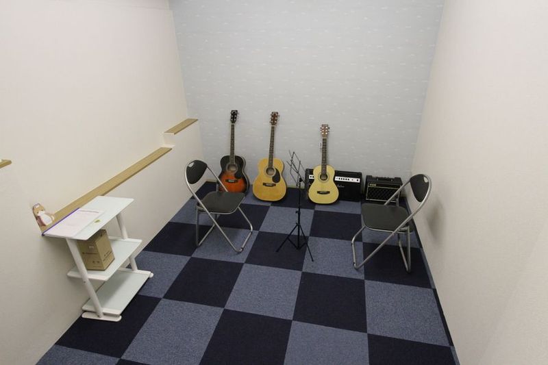 弦楽器やボーカルなど練習可能（電子ピアノ） - JGS