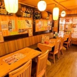 テーブル
 - 海鮮居酒屋浜焼きかいちゃんの室内の写真