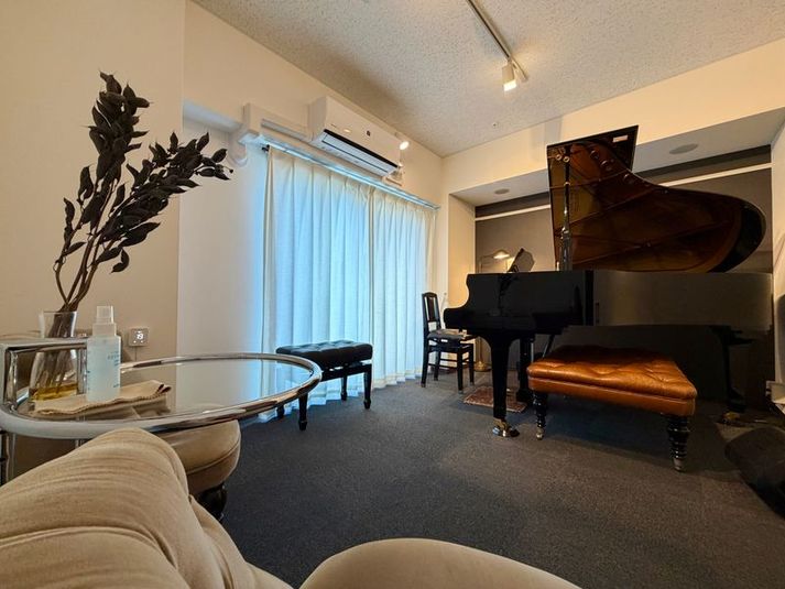 外苑ピアノサロン - 外苑ピアノサロン