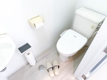 トイレ - レンタルスタジオ　otorina　高崎 安くて綺麗で駅から近いレンタルスタジオ！様々な用途で利用可能！の設備の写真