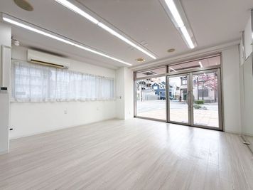 日当たり良好 - レンタルスタジオ　otorina　高崎 安くて綺麗で駅から近いレンタルスタジオ！様々な用途で利用可能！の室内の写真