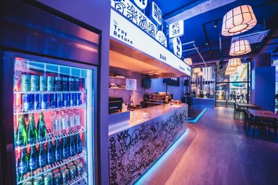 店舗奥から入り口を望む - SHIBUYA XXIの室内の写真