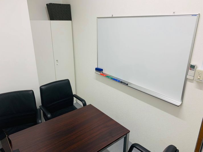 新宿駅徒歩5分　会議室（4名） - 【新宿】知恵の場オフィス　本館
