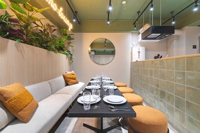 797_SpemoLOUNGE池袋2ndの室内の写真