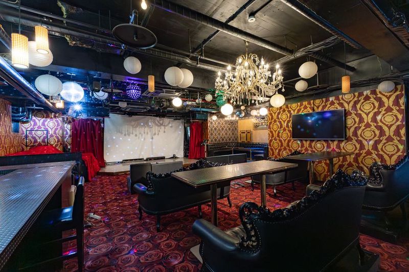 【なんば駅徒歩5分】パーティースペース_ショーレストラン兎と薔薇 - クインズコートビル