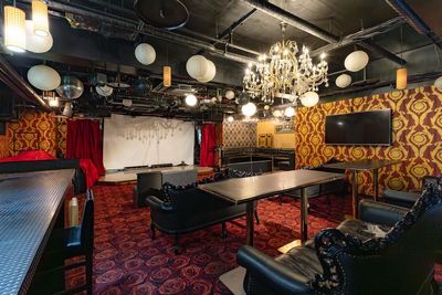 クインズコートビル 【なんば駅徒歩5分】パーティースペース_ショーレストラン兎と薔薇の室内の写真