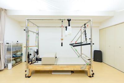 キャフォーマー（リフォーマー×キャデラックの２つの機能を一体化）を設置しています。 - Pilates studio Cosiness 東神奈川 Studio Cosiness（ピラティススタジオ）東神奈川の設備の写真