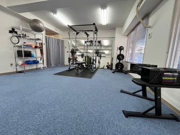 MIYAZAKI GYM勝どきANNEX店の室内の写真